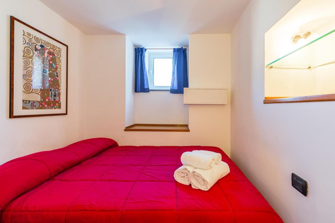 Parthenope'S Eye On The Seafront By Napoliapartments المظهر الخارجي الصورة