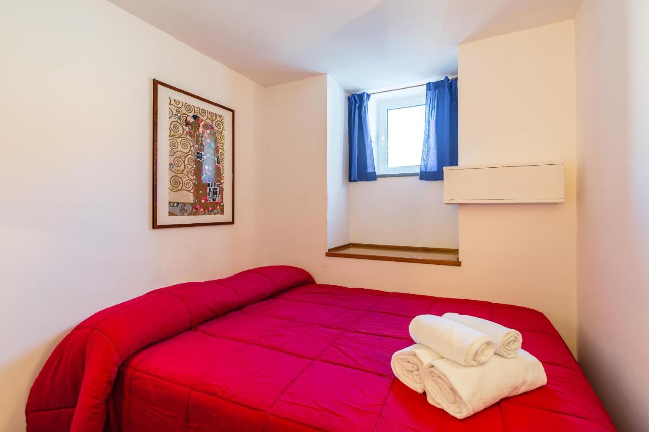 Parthenope'S Eye On The Seafront By Napoliapartments المظهر الخارجي الصورة