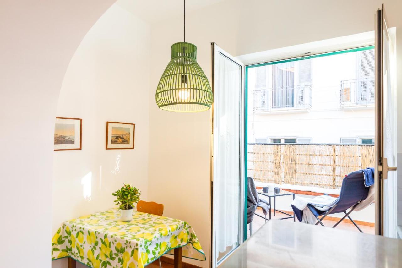 Parthenope'S Eye On The Seafront By Napoliapartments المظهر الخارجي الصورة